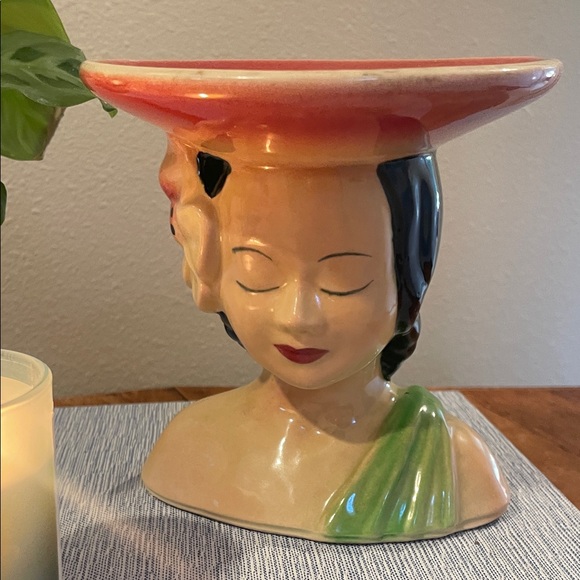 Vintage Shawnee Pottery Polynesian Lady Head Vase #896 – USA - Picture 3 of 7